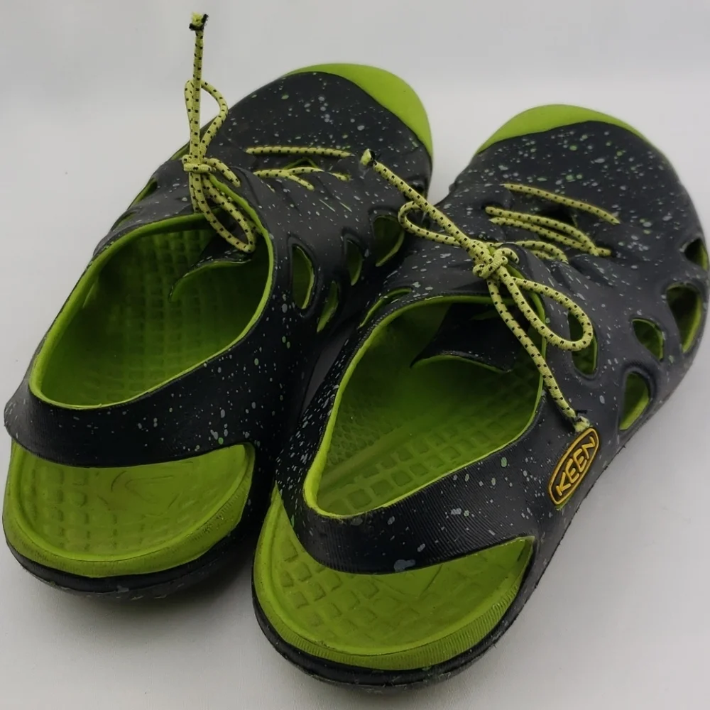 Keen Black/Green Hiking Sandals Size 6